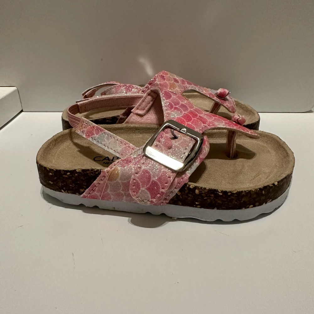 Capelli New York size 6-7 Sandal